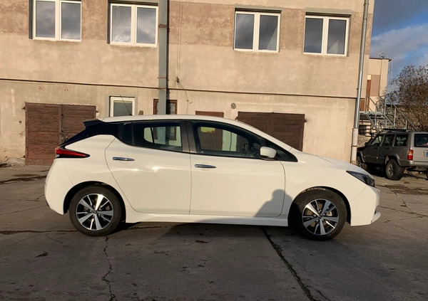 Nissan Leaf cena 64821 przebieg: 123000, rok produkcji 2018 z Bydgoszcz małe 596